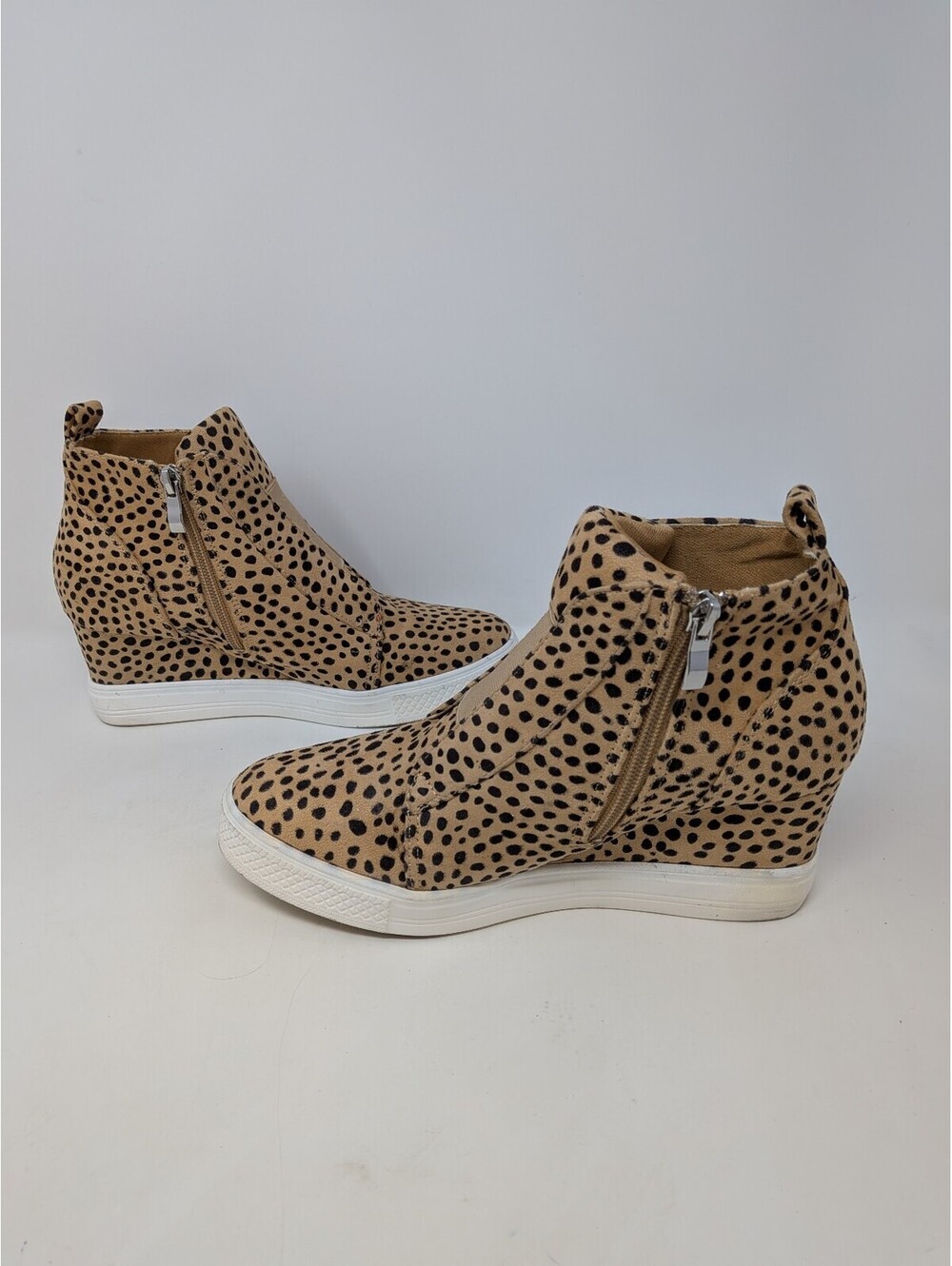 CCOCCI Zoey Women's Size 8 Leopard Print Hidden Wedge Side Zip Sneakers